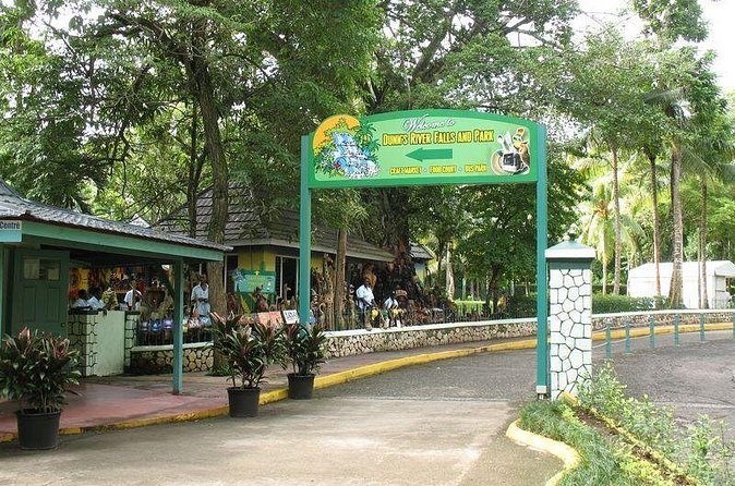 Montego Bay to Dunn's River Falls Half-Day Trip - The craft market and the end of the visit