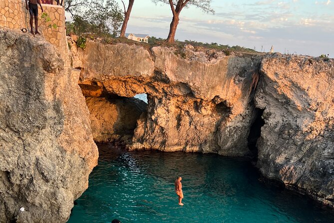 Negril 7 Mile Beach and Ricks Cafe Tour - The long road from Montego Bay to Negril