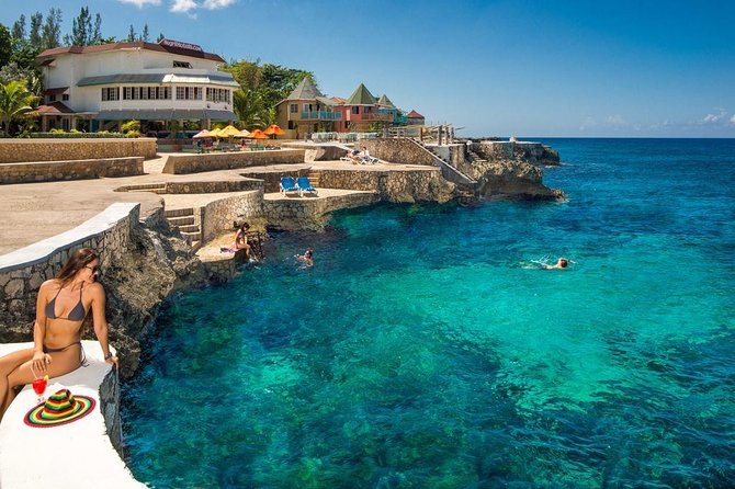 Negril Experience 1- 4 Persons - Rick’s Cafe adds the famous Negril photo stop