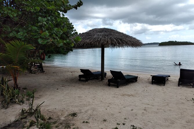 Negril Private and Public Beach with Ricks Cafe from Montego Bay - Comparing Half Moon Beach with Seven Mile Beach