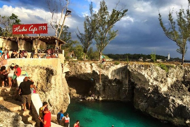 Negril Ricks cruise PLUS Booby Cay Lobster & Cave Snorkeling - Key points at a glance