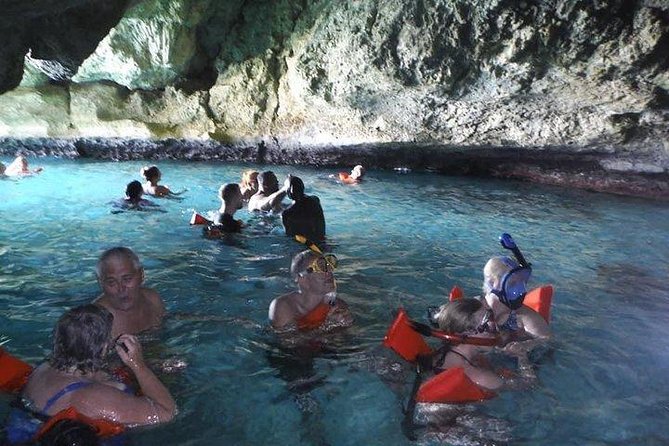 Negril Ricks cruise PLUS Booby Cay Lobster & Cave Snorkeling - Cruising past Seven Mile Beach and the first reef
