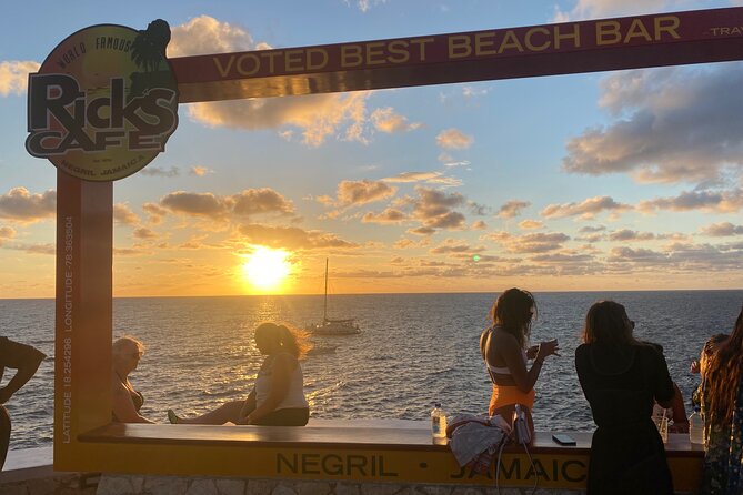 Negril Seven Miles Beach And Ricks Cafe Tour - Rick’s Café and the 35-foot cliff