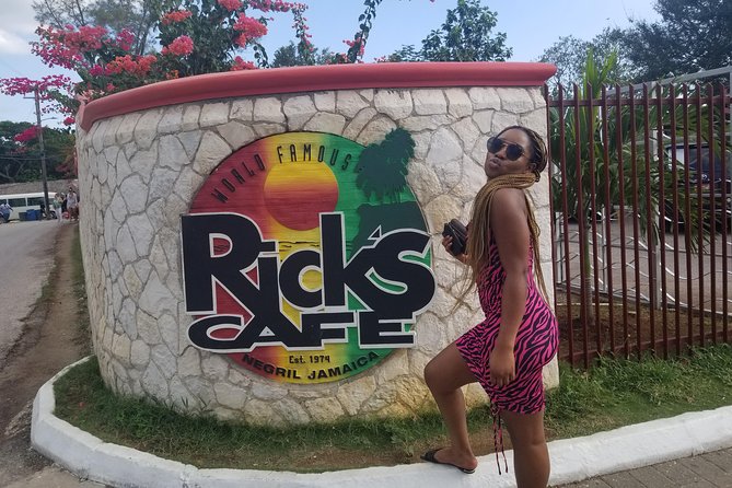 Negril Seven Miles Beach Day and Rick's Cafe Sunset Private Tour - Rick’s Cafe At Sunset