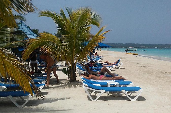 Negril seven Miles Beaches & Shopping Only | Spend more time on the Beach: - Shopping in Negril around 4:30pm