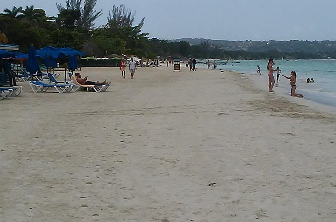 Negril seven Miles Beaches & Shopping Only | Spend more time on the Beach: - What the private format changes