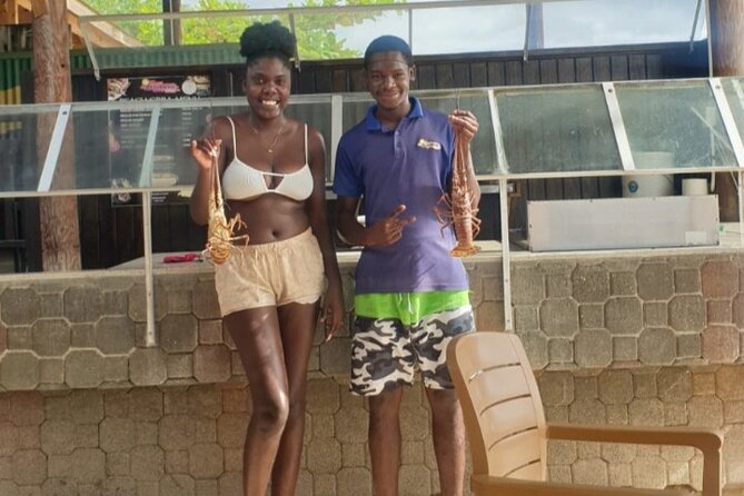Negrils Seven Miles Beach, Rick's cafe and Parasailing Tour. - What parasailing is like here