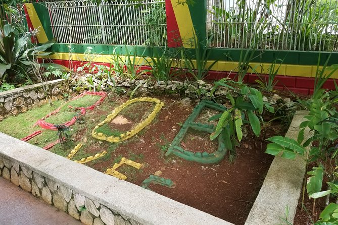 Nine Mile Bob Marley Mausoleum Transportation [ Birthplace ] - The ride from Montego Bay to Nine Mile