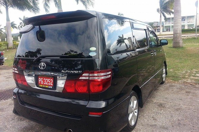 Ocean Coral Spring Airport Transfer - The route as a short introduction to Jamaica