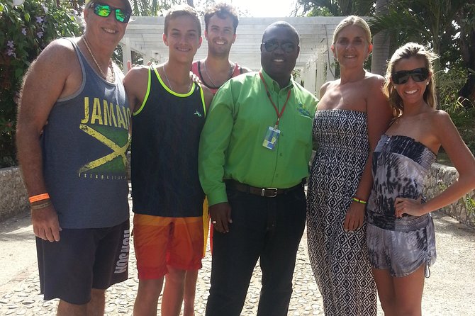 Ocho Rios Airport Transfer - Food, shopping, and local stops