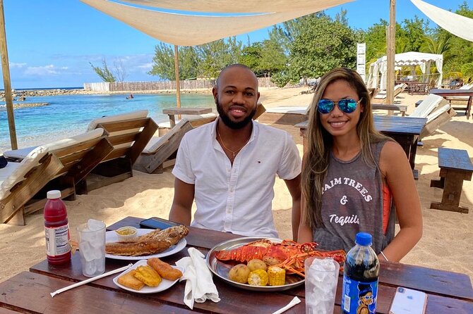 Ocho Rios: Bamboo Beach Club VIP Access with Lunch and Cocktails - Three hours by the Caribbean Sea
