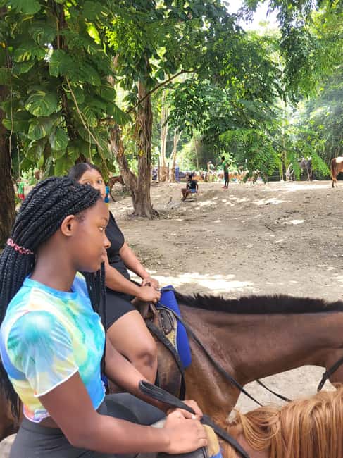 Ocho Rios : Bamboo River Rafting and HorseBack Riding - Horseback riding from St. Ann’s Bay to the sea
