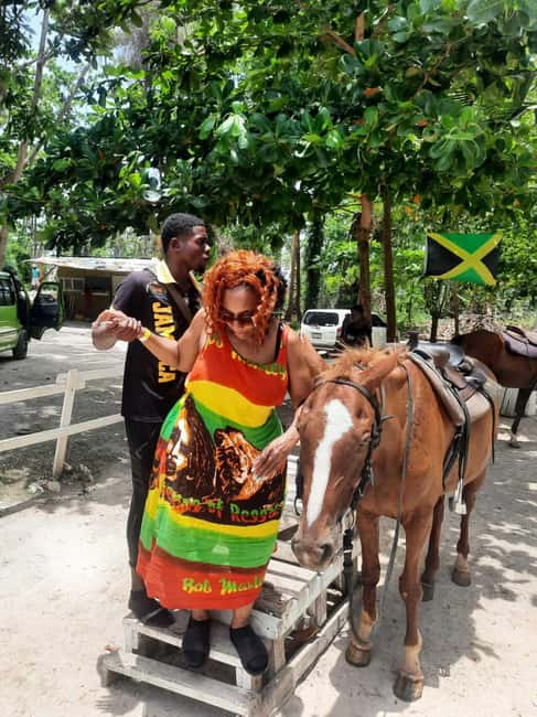 Ocho Rios : Bamboo River Rafting and HorseBack Riding - Reaching Rio Nuevo by air-conditioned coach