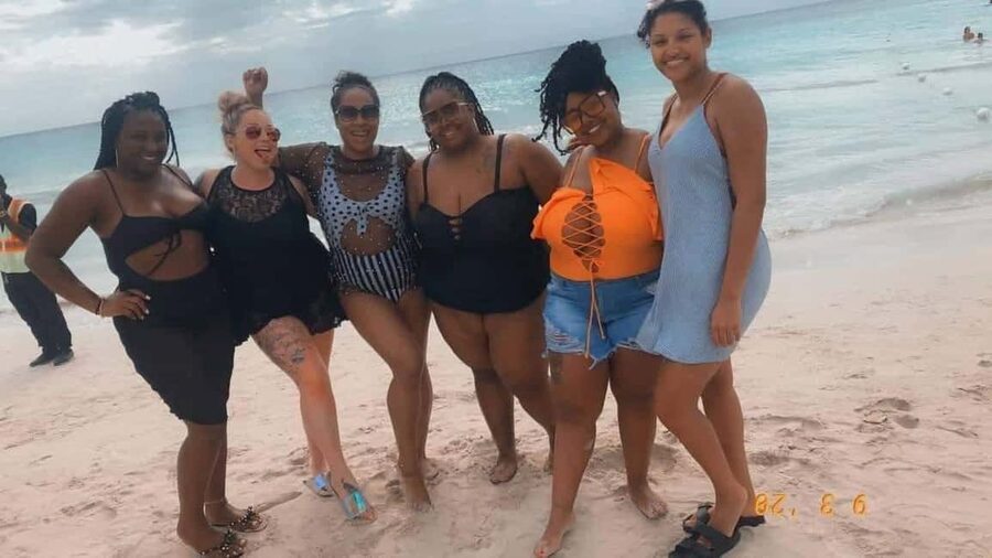 Ocho Rios: Dunn's River Falls and Shopping Tour - What happens during the 90-minute falls visit