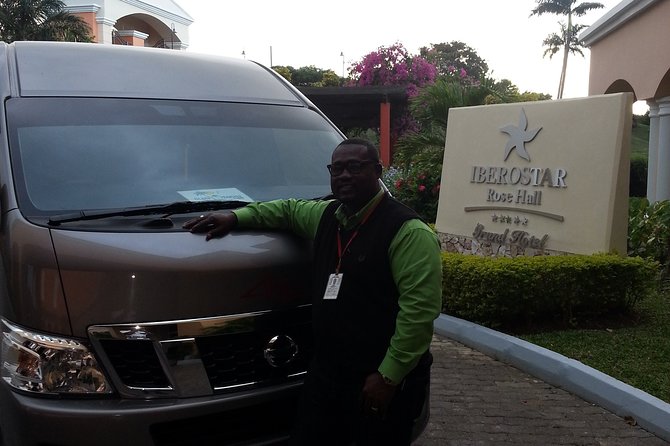 Ocho Rios Hotels Private Transfer - Leaving Montego Bay Airport without the shuttle wait