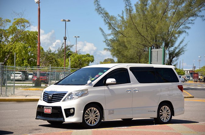 Ocho Rios Hotels Transfer Between Montego Bay Airport (MBJ) - What the private vehicle feels like in practice
