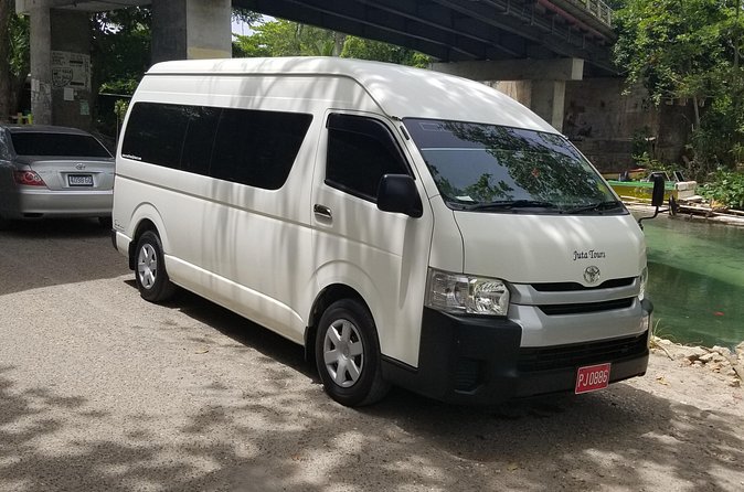 Ocho Rios Private Airport Transfer (MBJ Airport ) - Why skipping shared stops can be worth the money