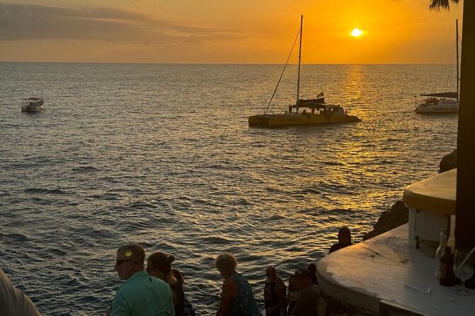 Ocho Rios Sightseeing Tours and Shopping - A private ride into Ocho Rios