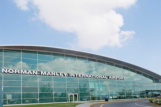 One way Private transfer from Airport to Resorts - Who will get the most from this transfer