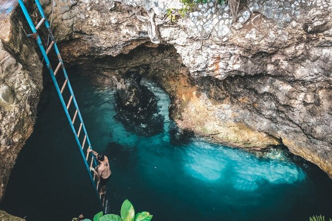 Parasailing, Blue Hole Mineral Spring, Seven Mile Beach - The Montego Bay to Negril road trip