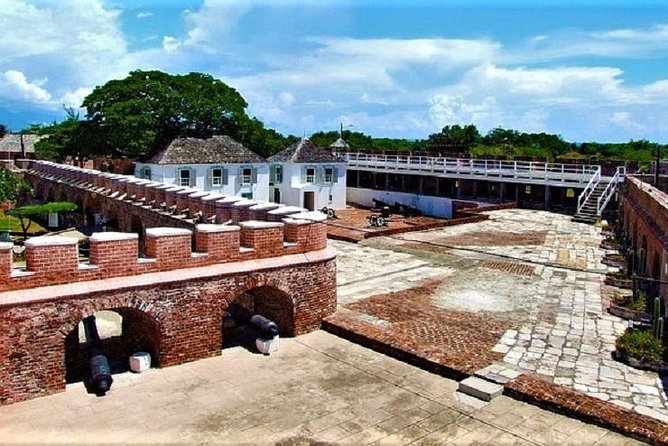 Port Royal Heritage & Sightseeing Tour from Kingston - The pickup and drop-off details that matter