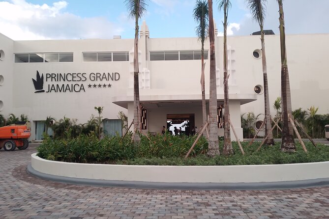 Princess Grand Jamaica Private Airport Transfer from Montego Bay - Arriving at Montego Bay Airport without the usual scramble