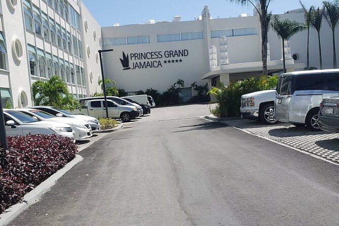 Princess Grand Jamaica Private Airport Transfer from Montego Bay - Clean vehicles and comfort on the road
