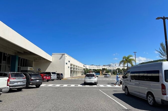 Private Airport Pickup and drop off in Jamaica - What the 20-minute to 90-minute ride feels like