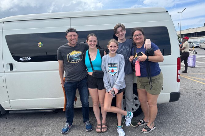 Private Airport Transfer - A friendly start after landing in Jamaica