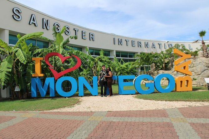 Private Airport Transfer from MBJ to Ocho Rios - Meeting the driver outside Sangster International Airport