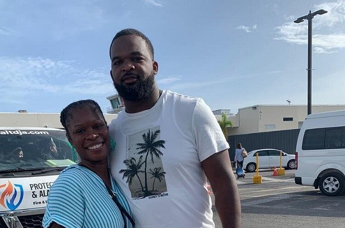 Private Airport Transfer Montego Bay and Trelawny - Comfort, music, and the first taste of Jamaica