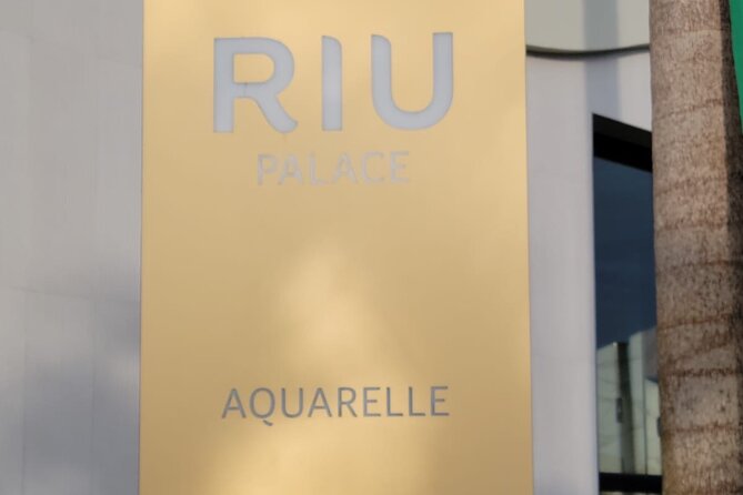 Private Airport Transfer Riu Aquarelle & Excellence Oyster Bay - What the First Minutes Feel Like