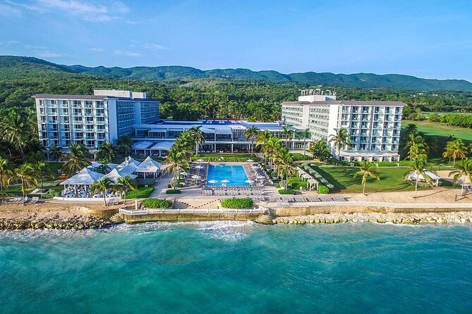 Private Airport Transfer to Dreams Rose Hall Resort - The drive to Rose Hall