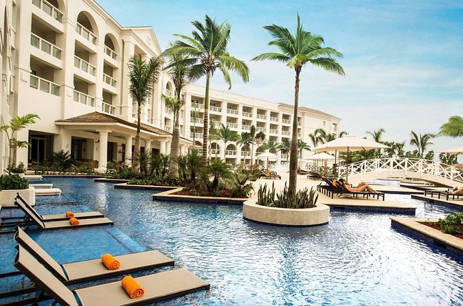 Private Airport Transfer to Hyatt Rose Hall Resort - The Hyatt Rose Hall meeting-point detail