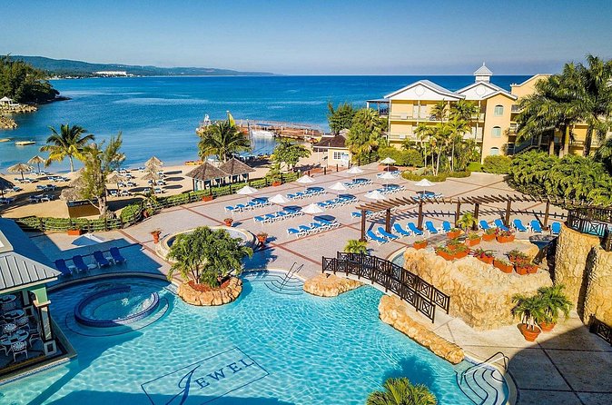 Private Airport Transfer to Jewel Paradise Cove Resort - What the ride is like with Richard