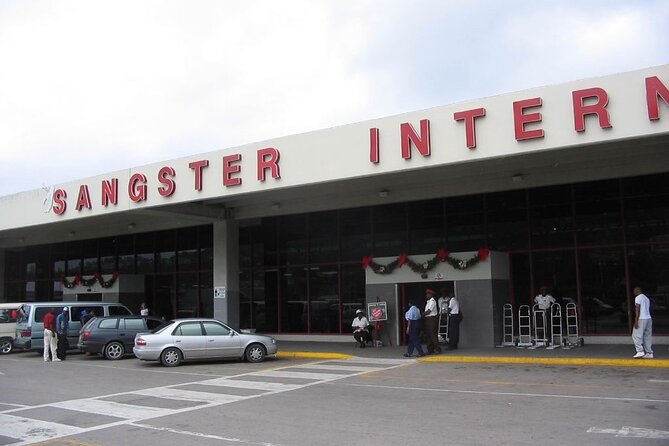 Private airport transfer to negril resorts arrival/departure - Meeting drivers who make the road interesting