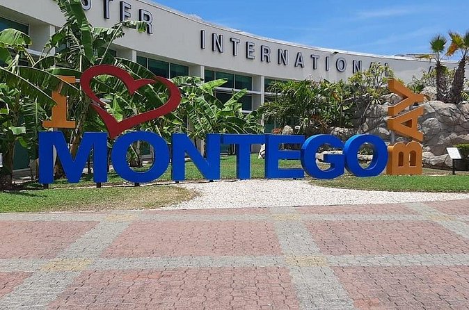 Private Airport Transfers to Negril Hotels - Arrival and departure transfers are different moments