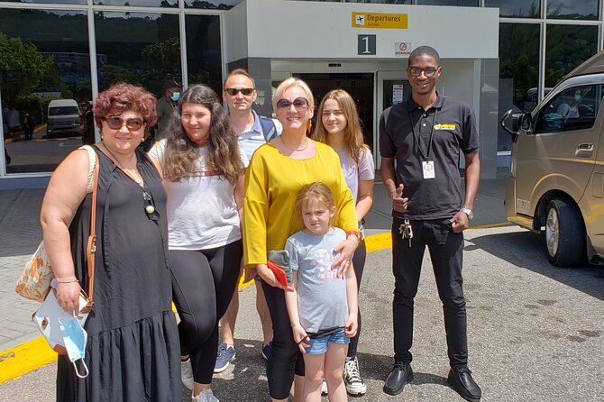 Private Airport Transfers To Negril Hotels and Villas - What happens at pickup and on the road