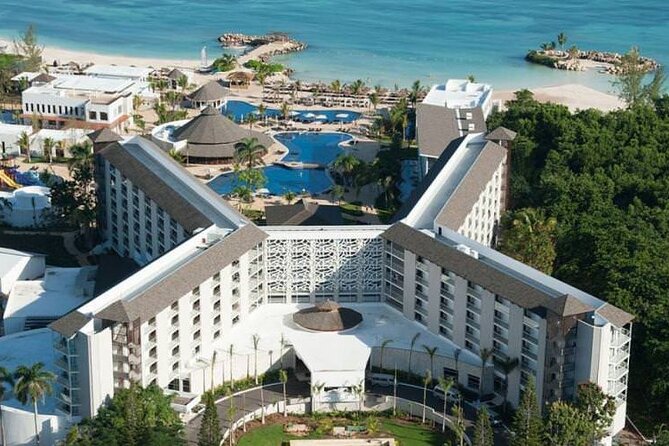 Private Airport Transfers to Royalton Blue Waters and White Sand - A Private 30 to 45 Minute Ride to Your Royalton Resort