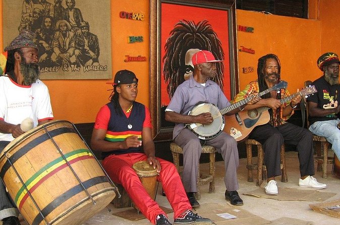 Private Bob Marley's Resting place, Dunn's River and shopping - Ocho Rios shopping: one hour for souvenirs and duty-free goods