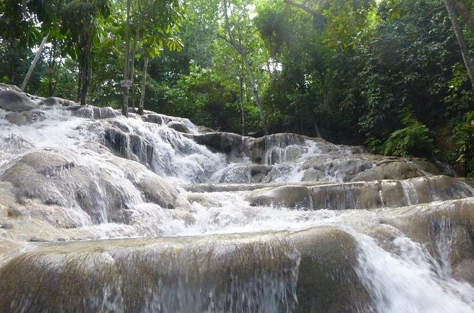 [PRIVATE]Dunn's River & Martha Brae Rafting - Entrance & Lunch - Who will enjoy this Jamaica combination?