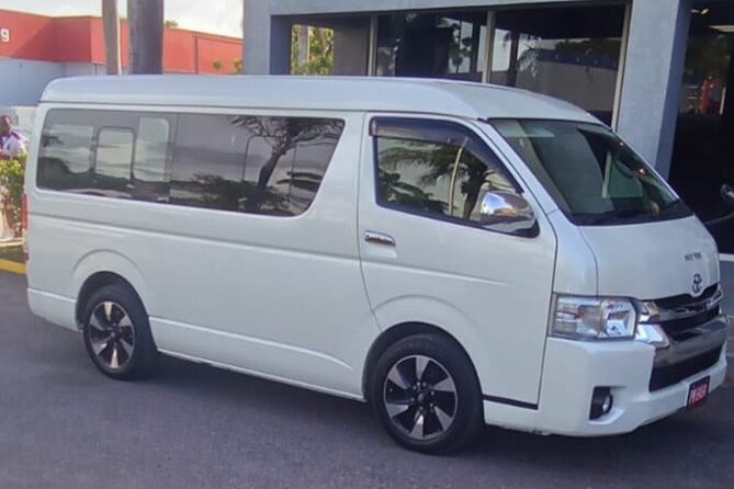 Private Montego Bay Airport Transfer to Montego Bay Hotels - A simple start at Sangster International Airport