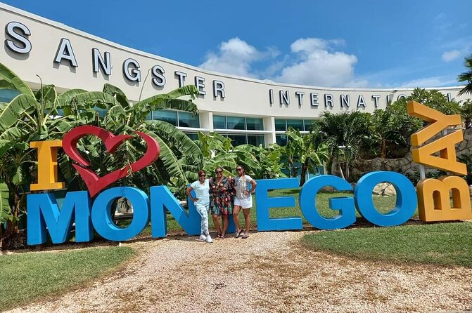 Private Montego Bay Airport Transfer to Negril - What the vehicles are like