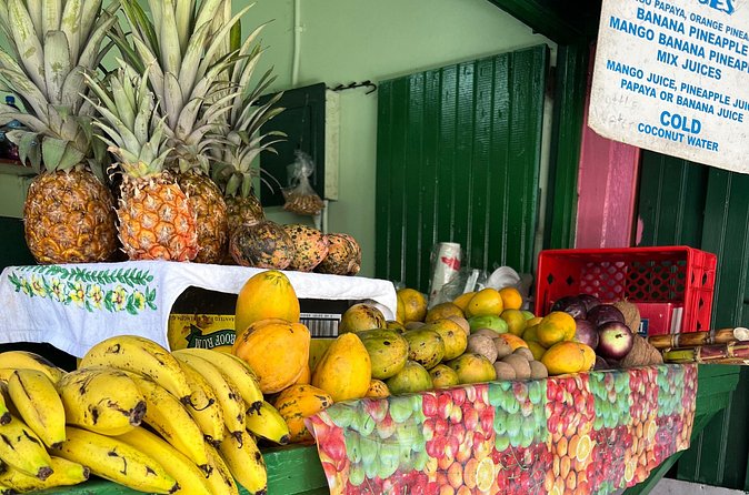 Private Montego Bay Customized Tour with Pickup and Guide - Craft markets, local views, and a cold drink