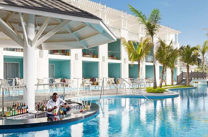 Private Montego Bay Jamaica Airport Transfer to Hotels in Negril - What the $91 price is worth