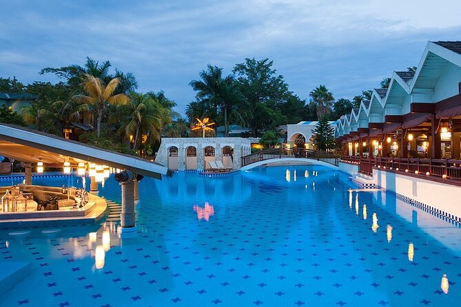 Private Montego Bay Jamaica Airport Transfer to Hotels in Negril - The 75 to 90 minute drive west