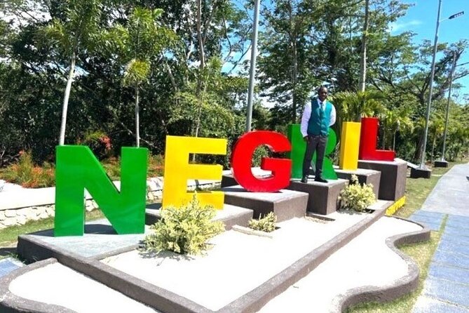 Private Negril Highlights Tour - Swimming through the Xtabi caves
