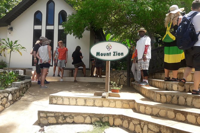 Private Nine Mile Tour from Montego Bay - The long road from Montego Bay to Nine Mile