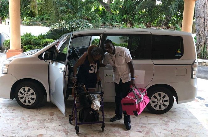 Private Round Trip Airport Transfers in and Around Montego Bay - Why a private Montego Bay airport transfer can be worth it
