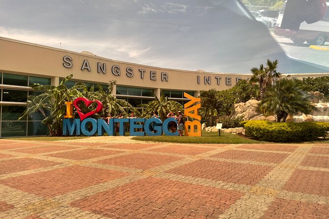 Private Round-Trip Airport Transportation to Negril from MBJ - The two-hour road trip to Negril
